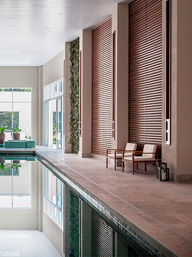 Foto da piscina coberta