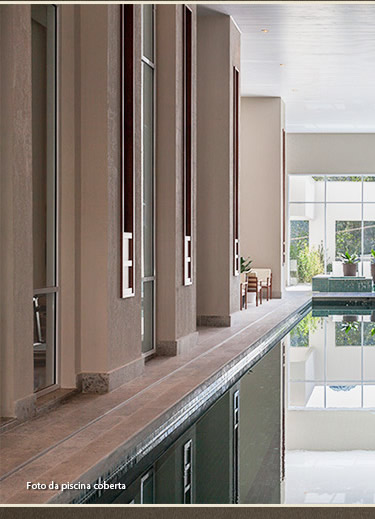 foto da piscina descoberta