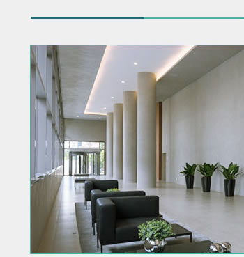 Hall social com pé direito duplo