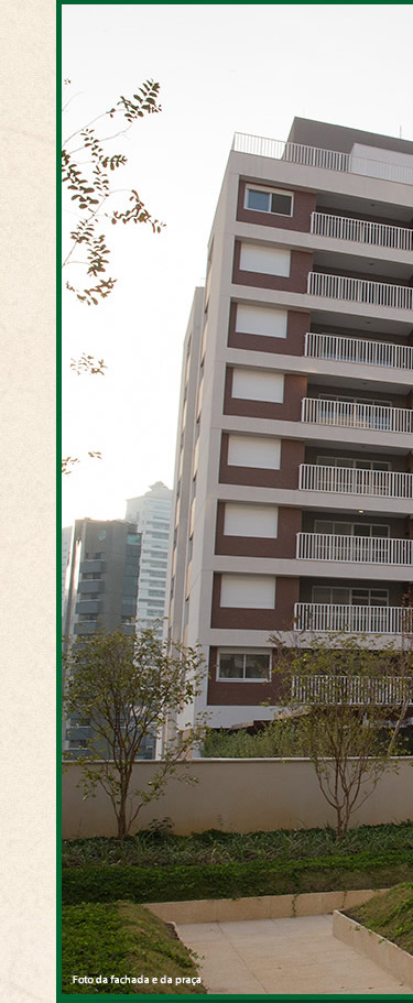 Foto da Fachada e da praça