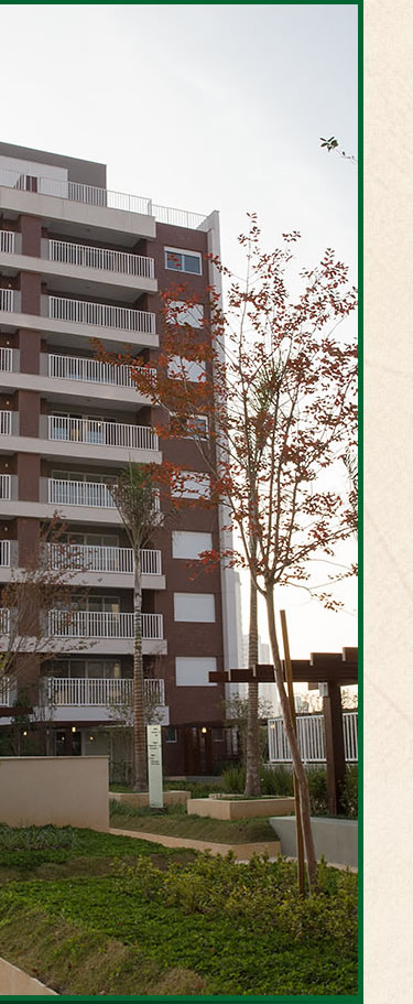 Foto da Fachada e da praça