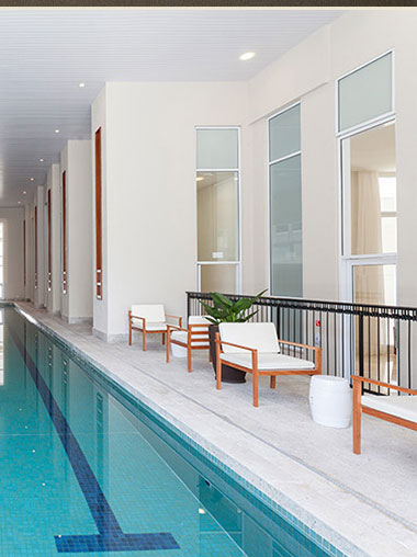 Foto da piscina coberta